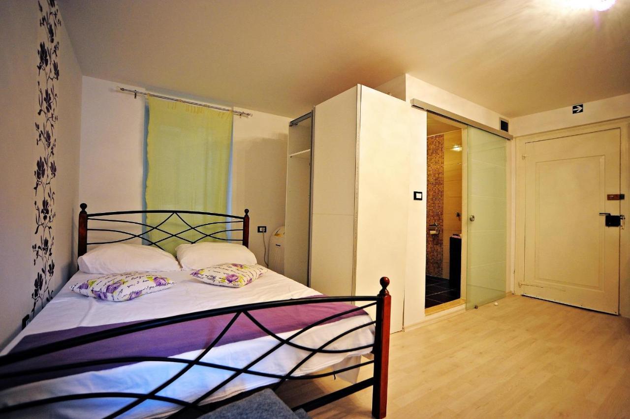Studio Erika 189 Rovinj Bagian luar foto
